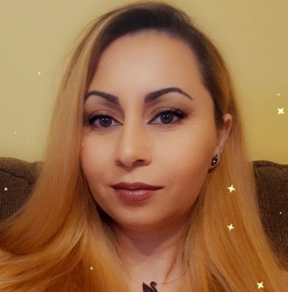 Meet your Posher, Melina